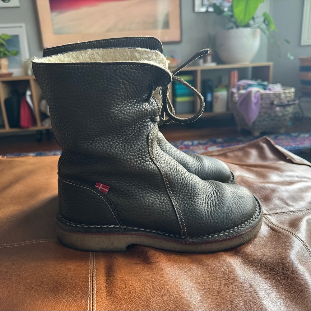 Cozy Duckfeet Arhus Boot in Olive Leather and Wool